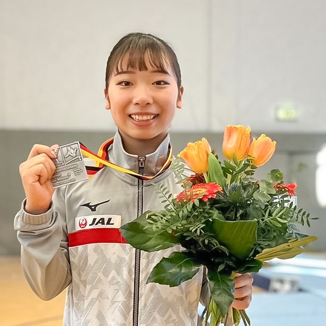 芦川うらら 氏