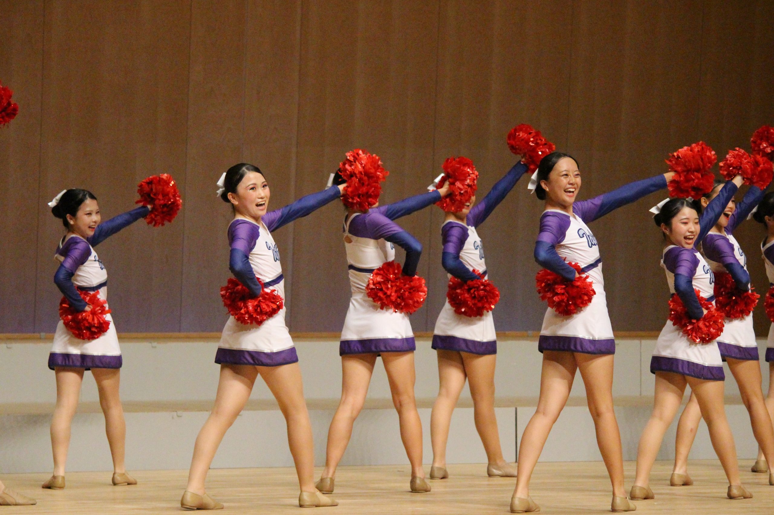 チアリーダー部