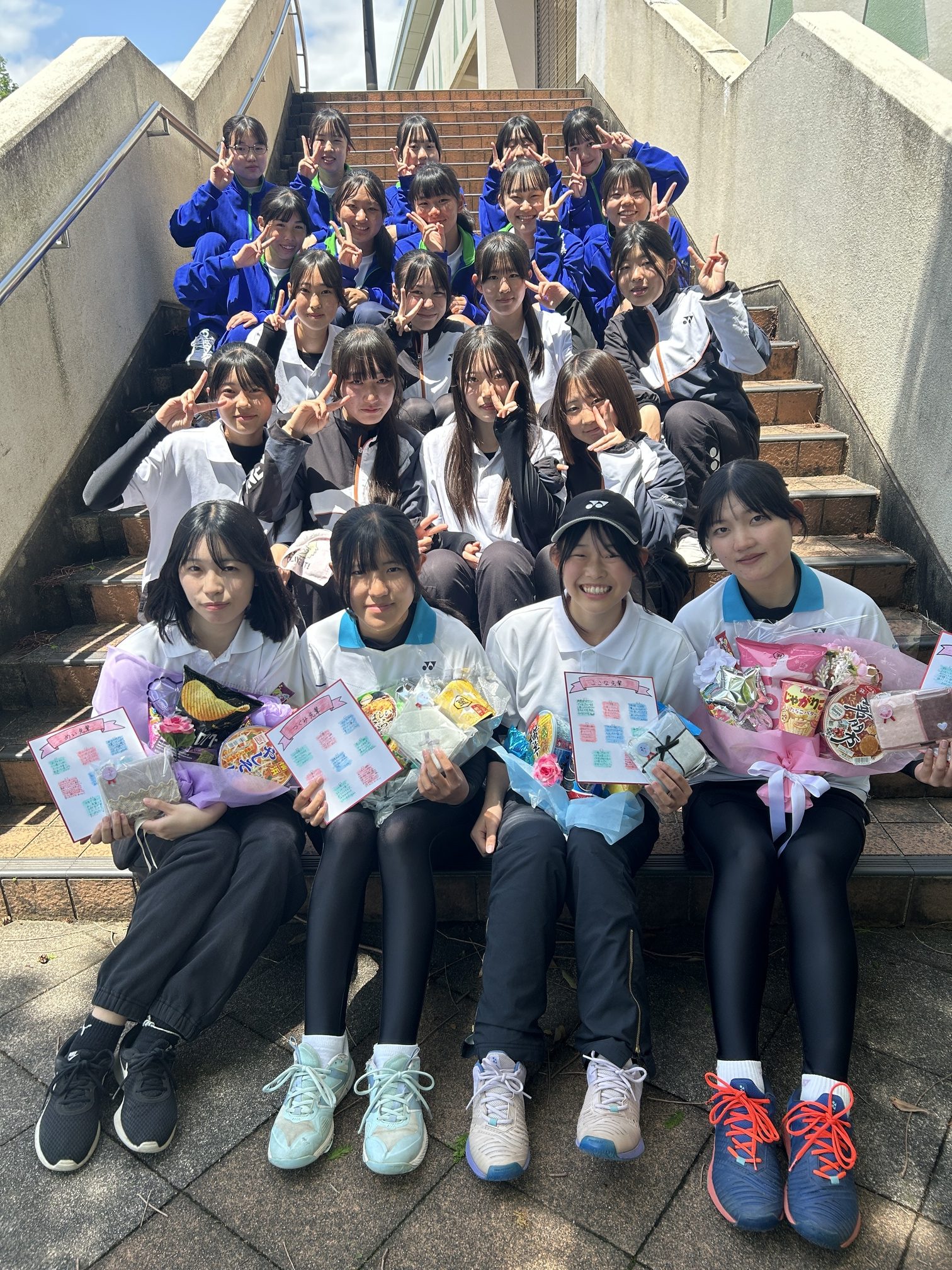 女子硬式テニス部