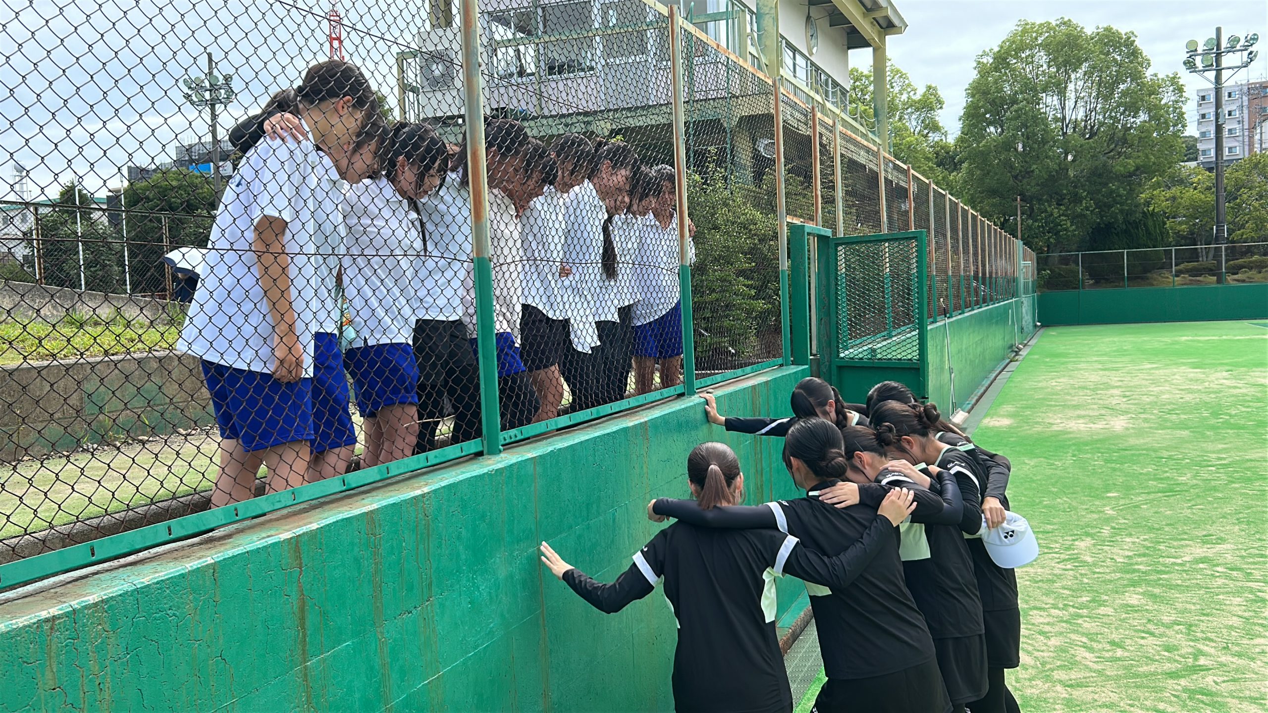 女子硬式テニス部